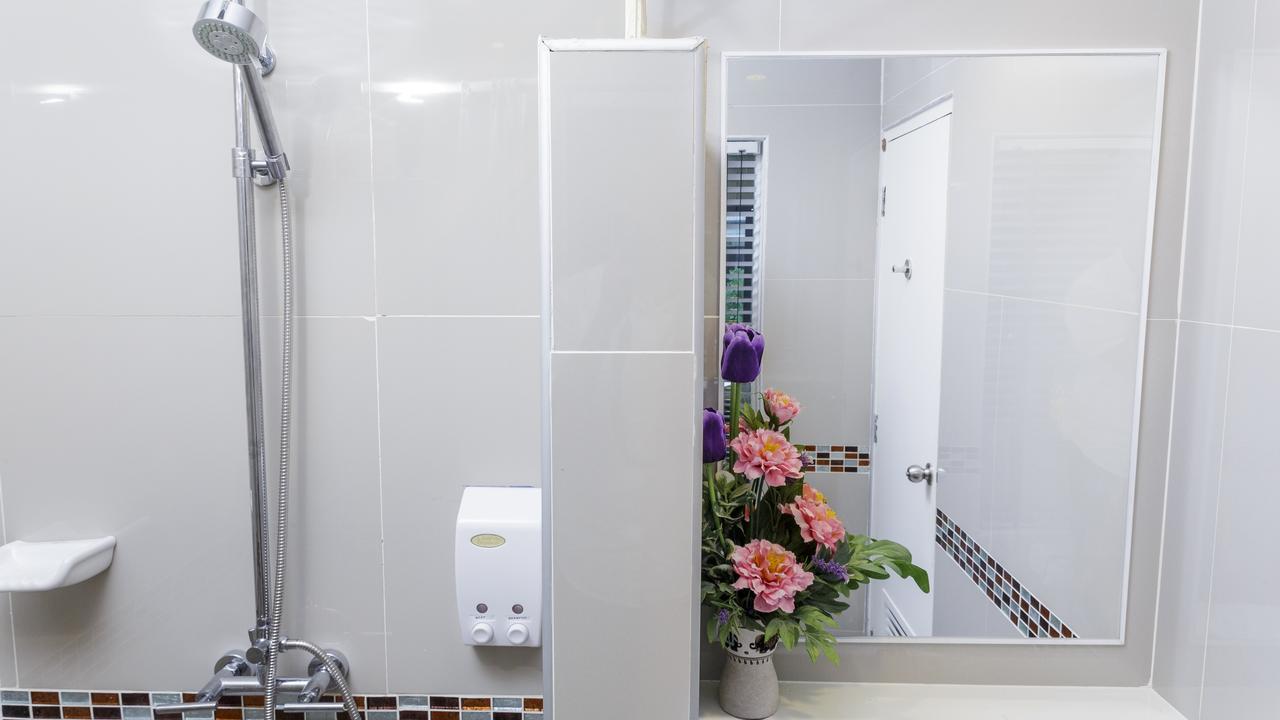 Tuana Hotels Brook Pool Access シャロン エクステリア 写真