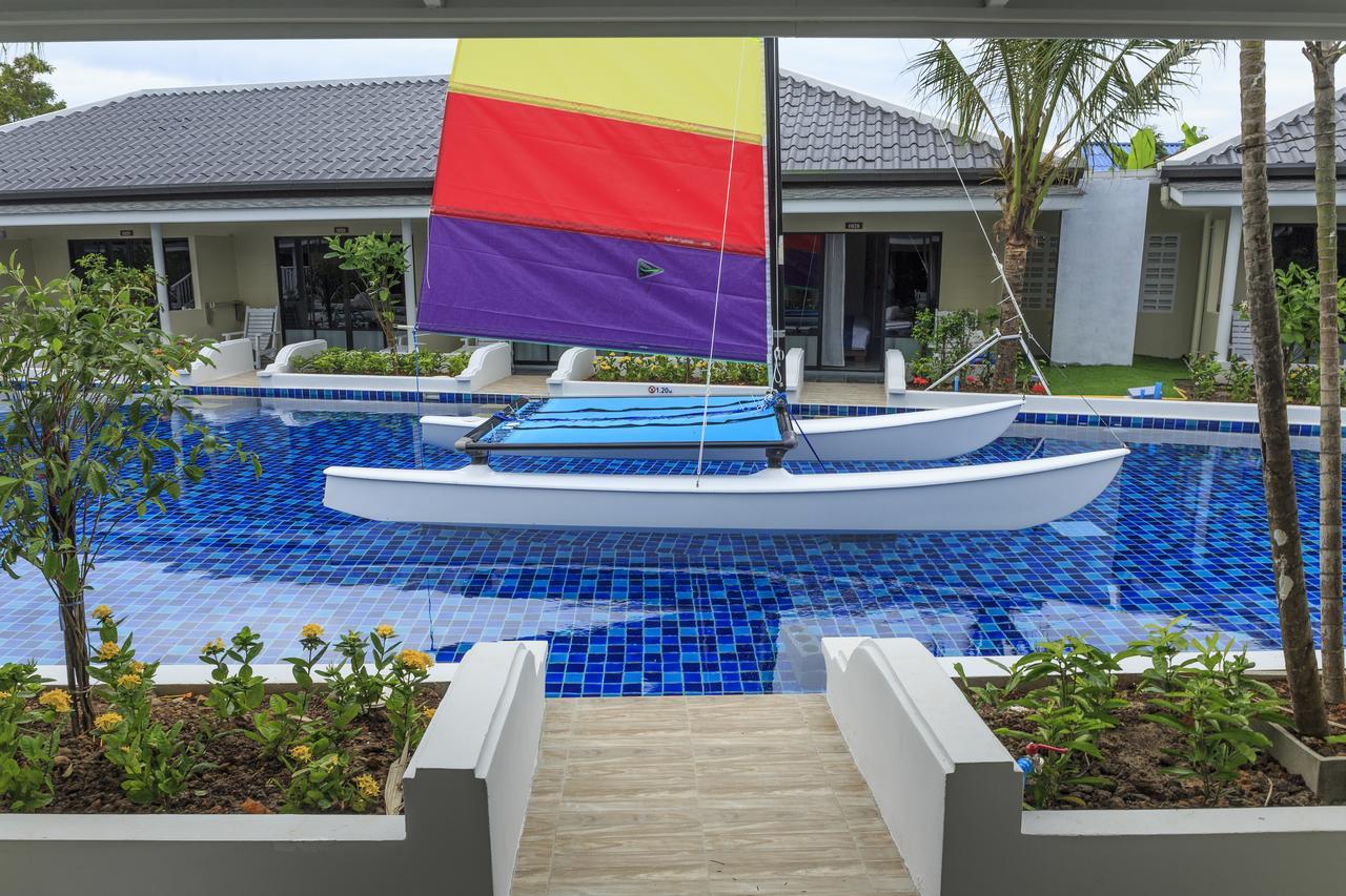 Tuana Hotels Brook Pool Access シャロン エクステリア 写真