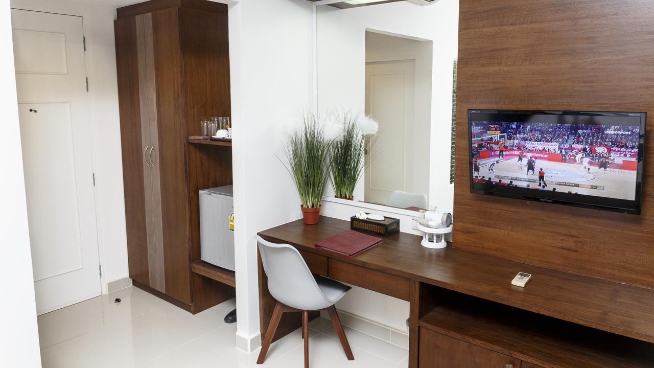 Tuana Hotels Brook Pool Access シャロン エクステリア 写真