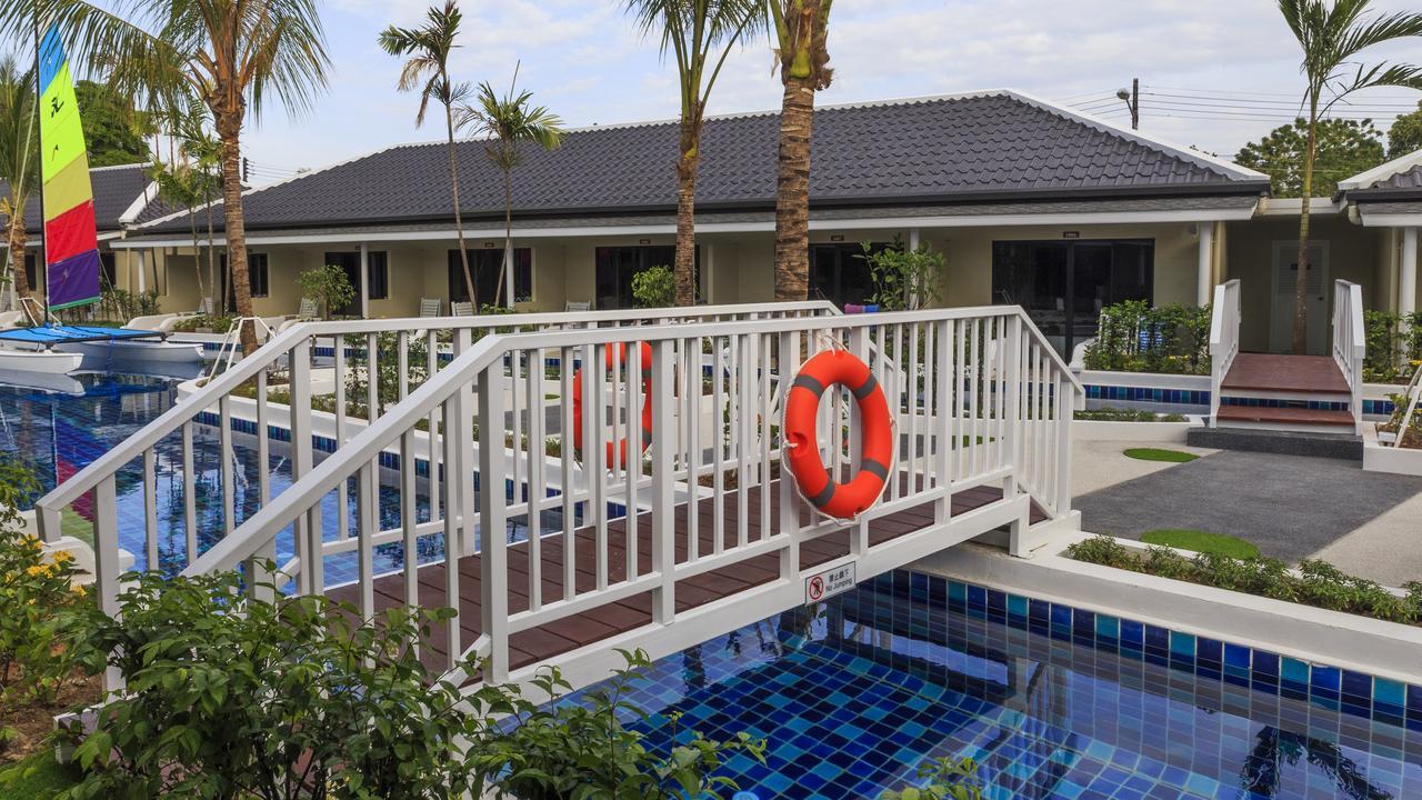 Tuana Hotels Brook Pool Access シャロン エクステリア 写真